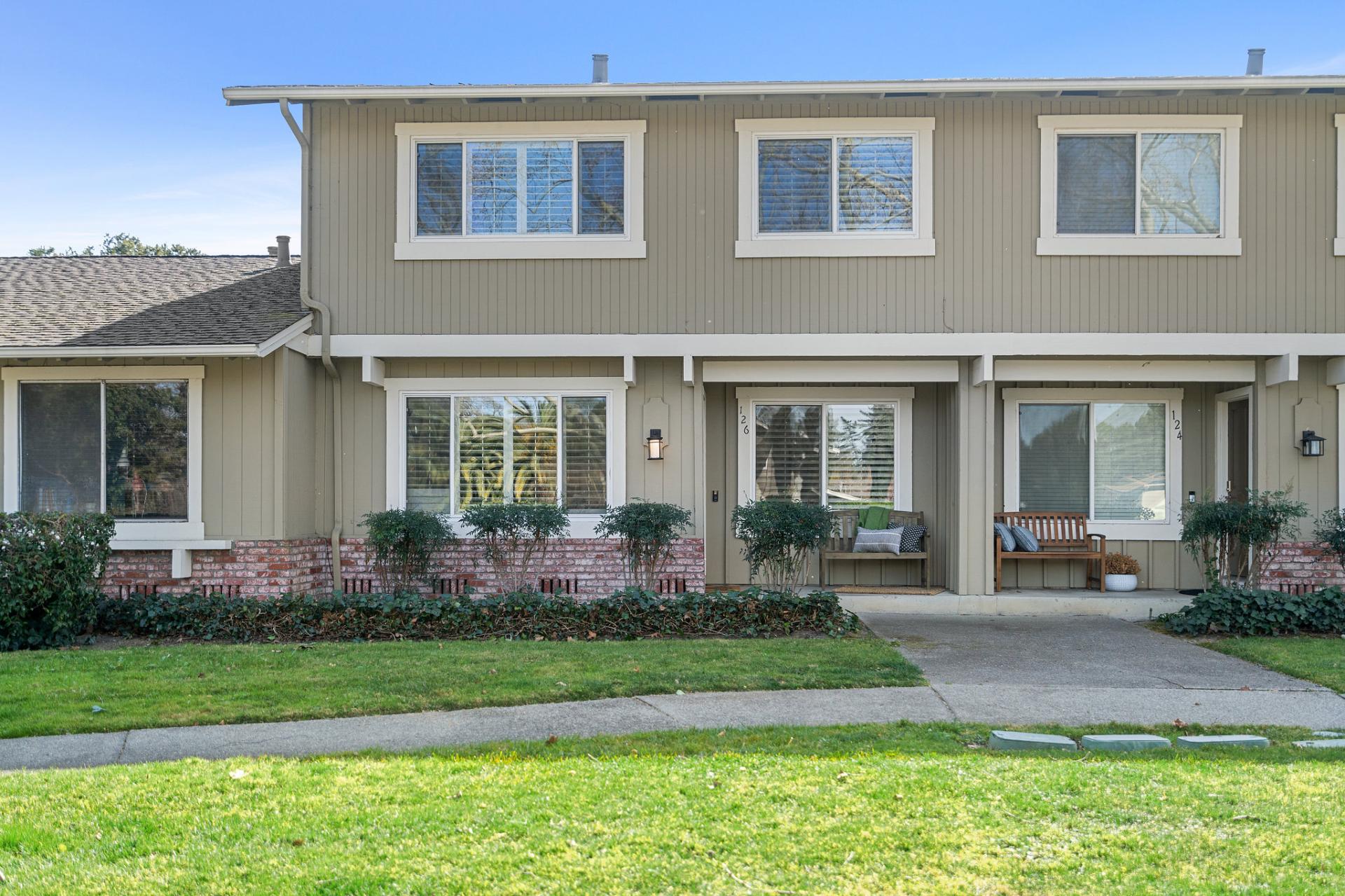 Photo of 126 Lawnview Circle