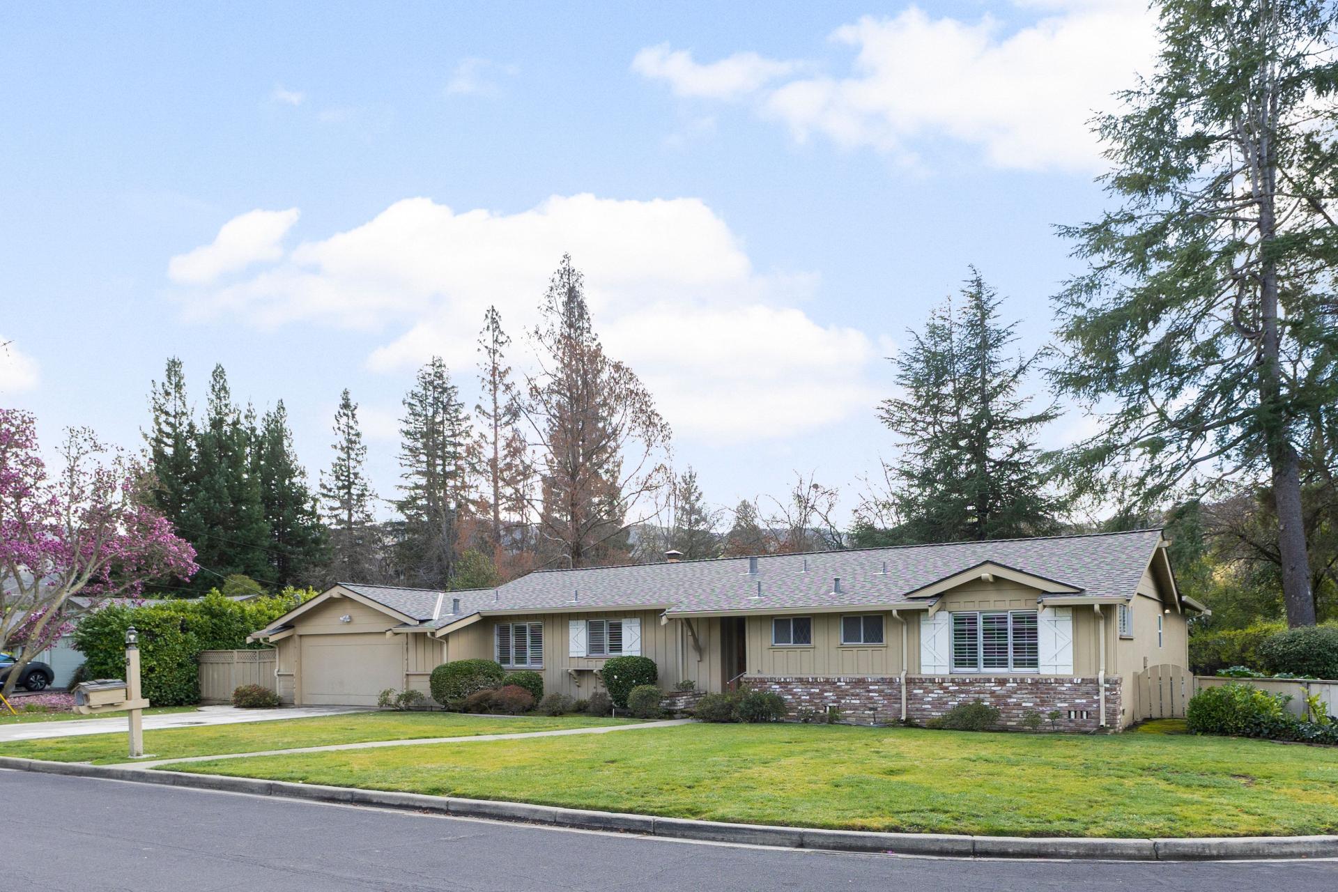 Photo of 8 Garden Estates