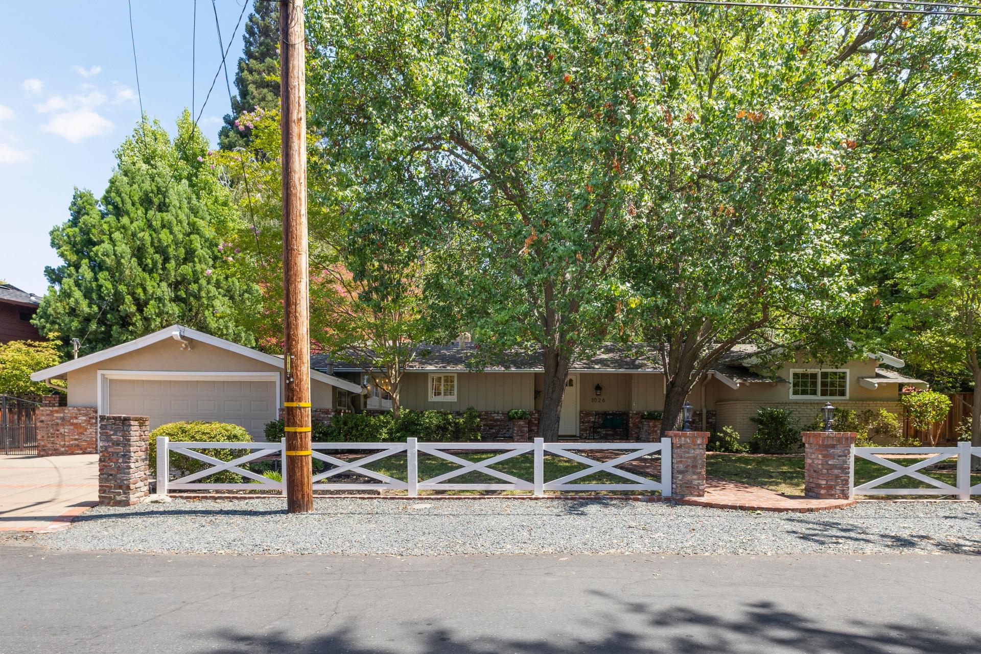 Photo of 1026 Hacienda Drive