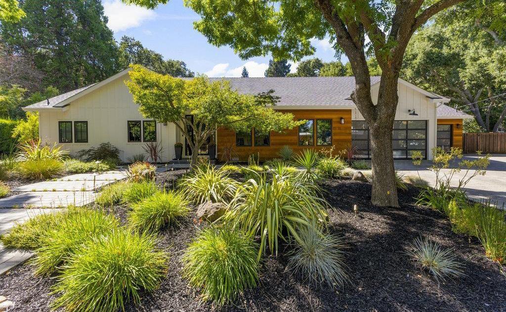 Photo of 148 La Sonoma Way