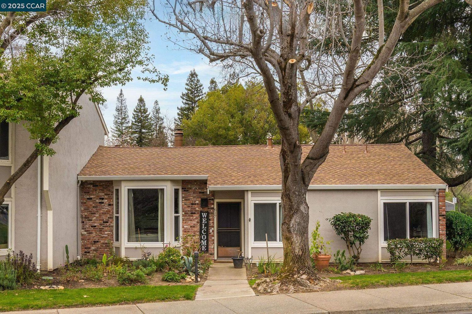 Photo of 617 Sycamore Circle