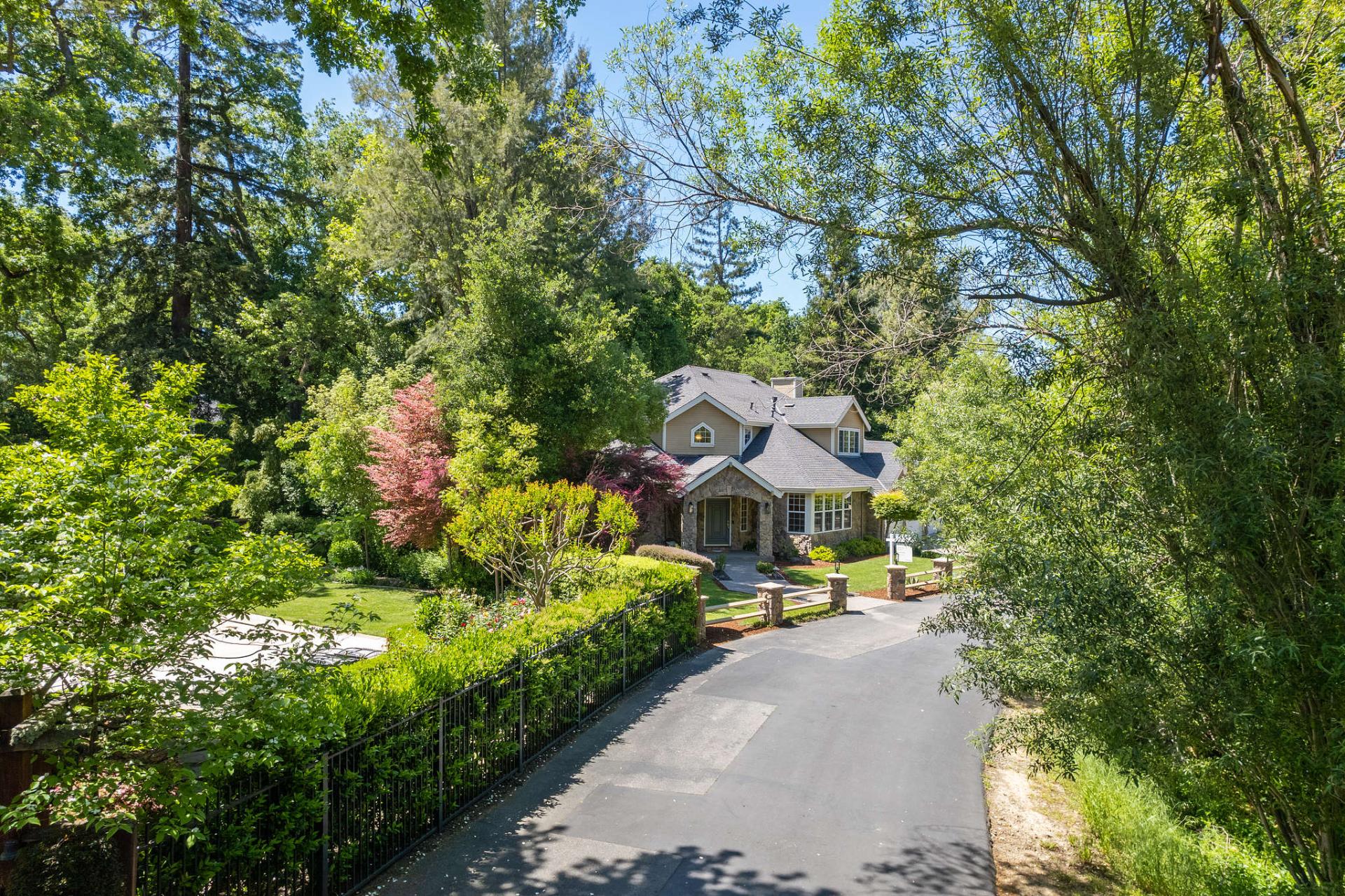 Photo of 32 Gentle Creek Place